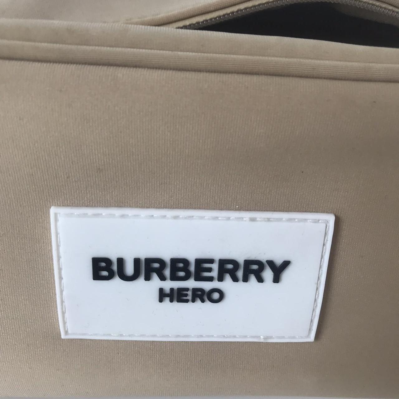 Burberry hotsell Hero toiletry bag