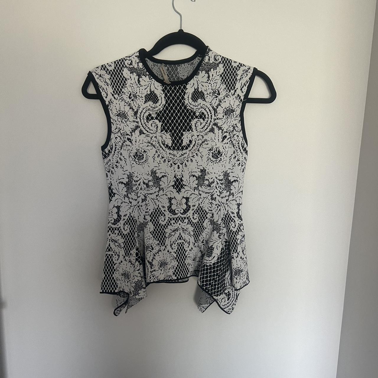 #THURLEY# black and white pattern top stretch, thick... - Depop