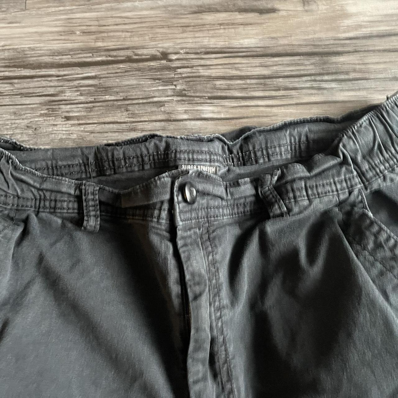 American Eagle Black Cargo Pants Women’s size 14... - Depop