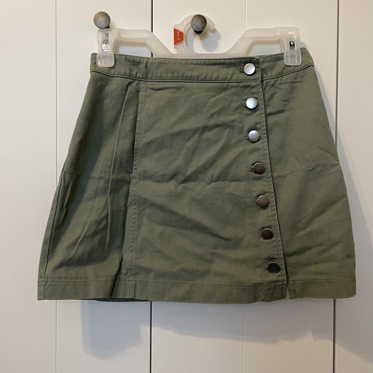 Army green 2024 skirt forever 21