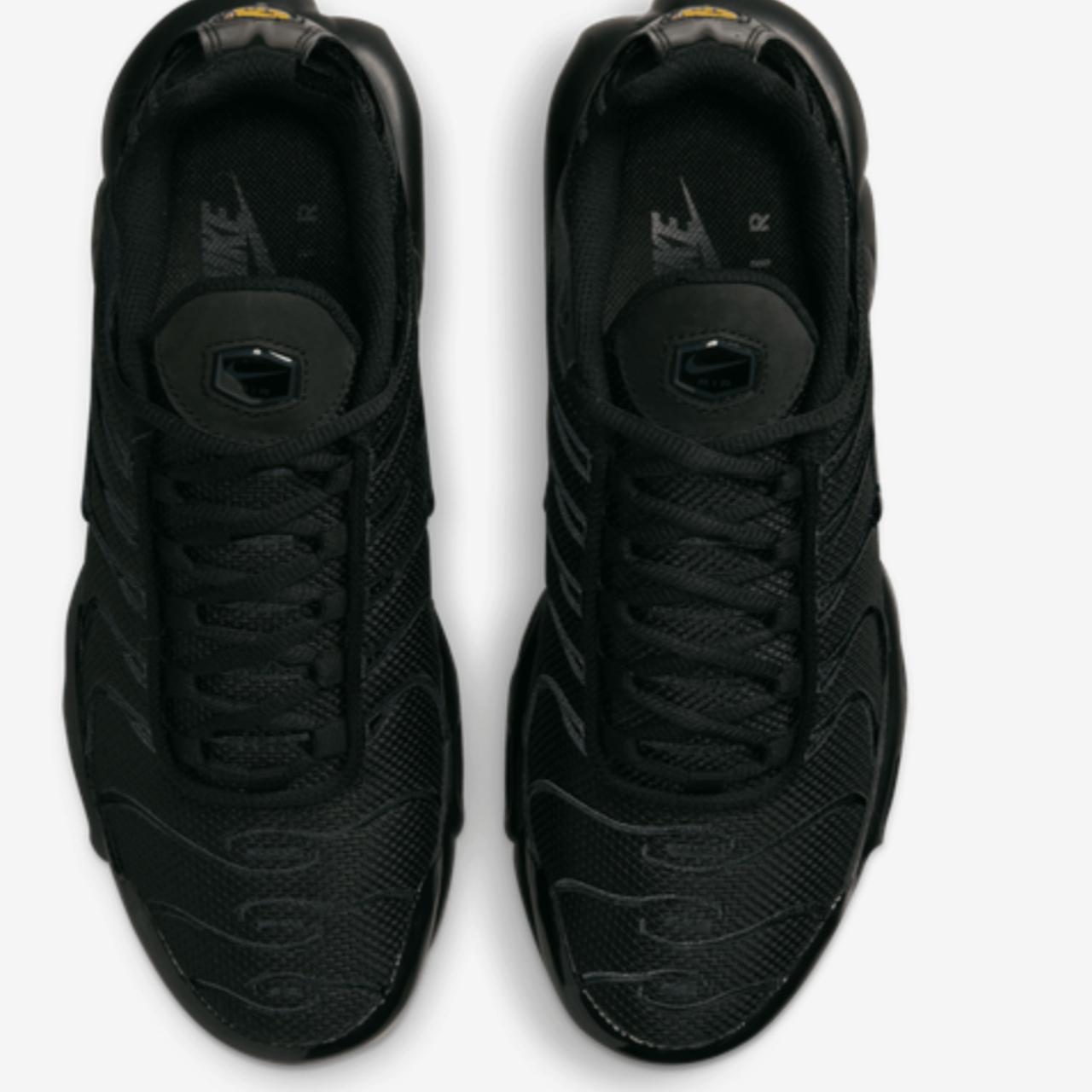 triple black tns women's