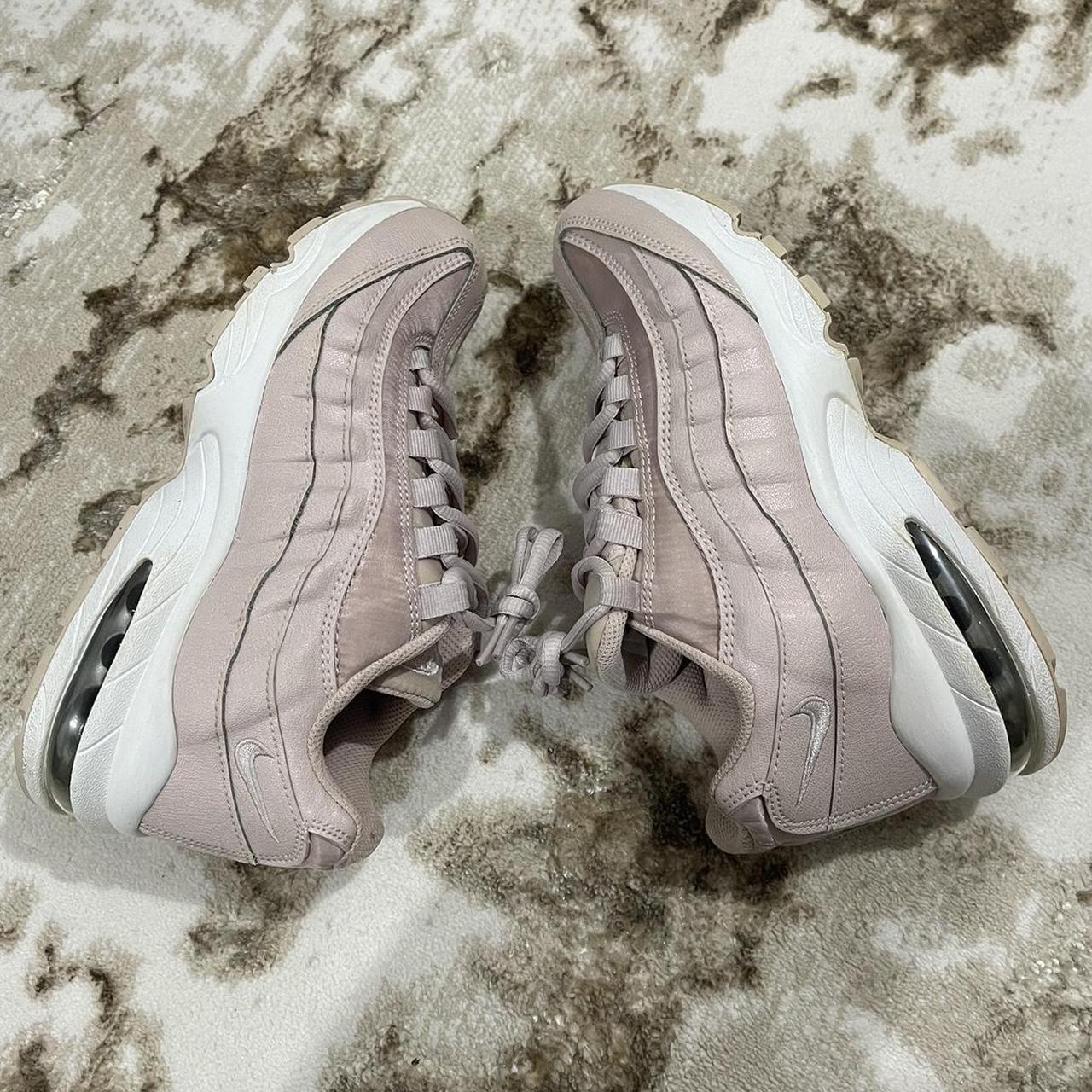 Woman s Nike Air Max 95 s pink barely rose in a size