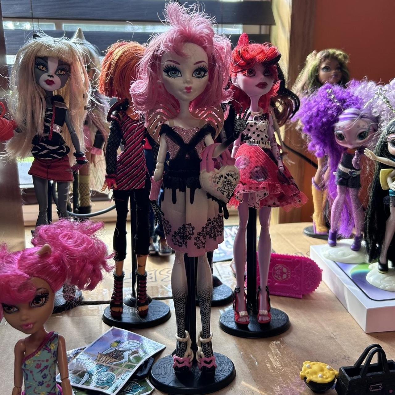 Monster High C.a Cupid [2011] Missing: Brush, Card, - Depop