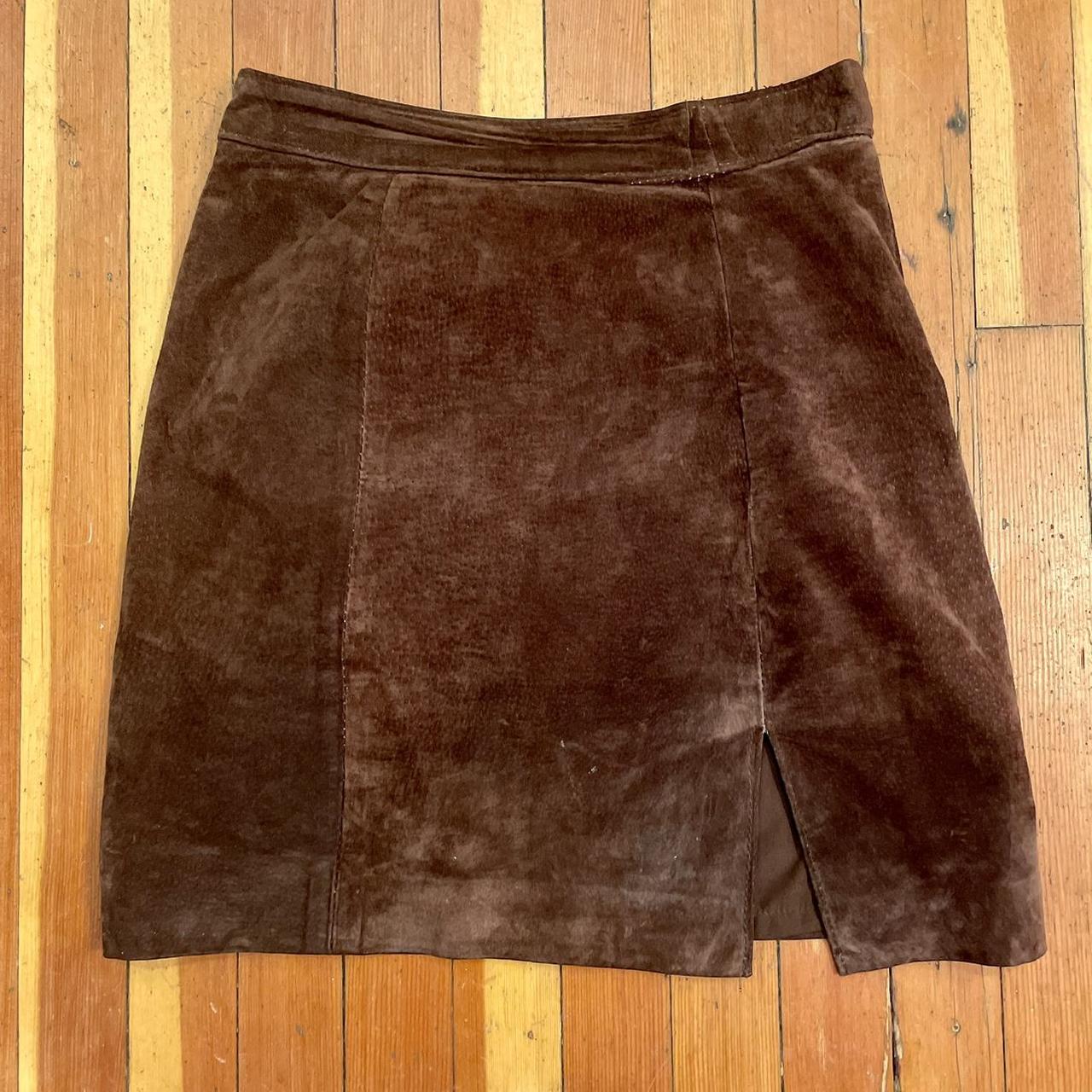 ‘90s brown suede mini skirt w side slit Centre back... - Depop