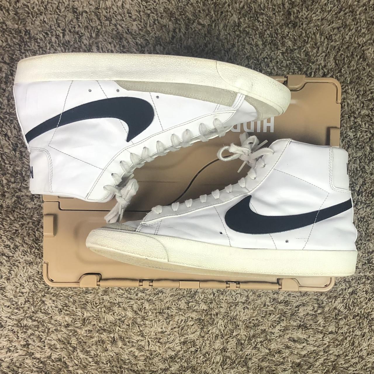 Nike Men's White and Black Trainers | Depop