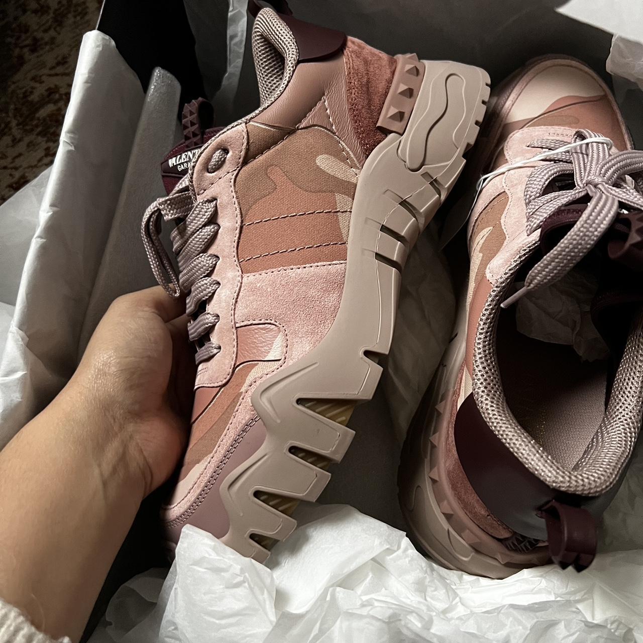 Valentino Garavani Pink Rock Runner Plus