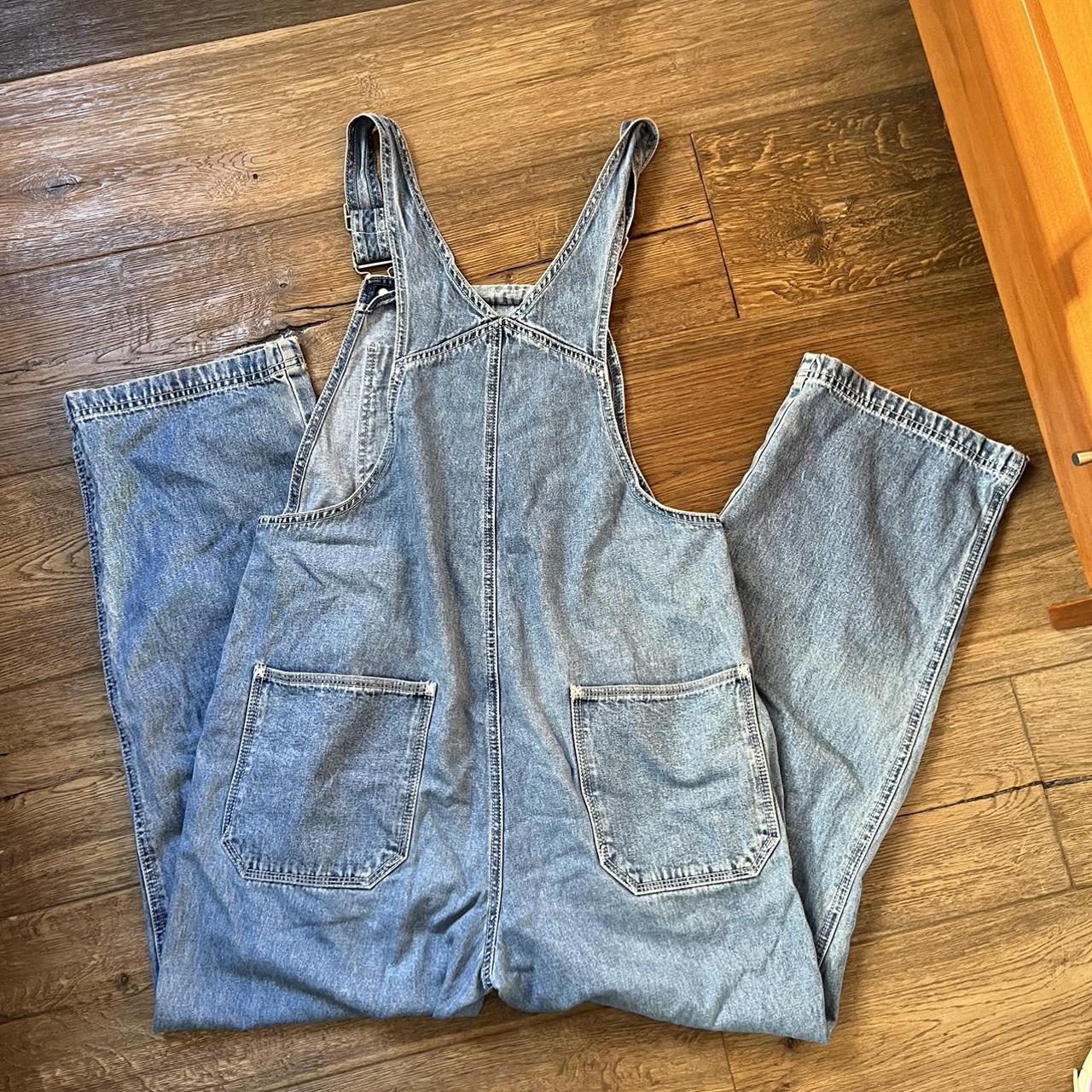 Gap overalls, marked a mens S, would best fit a... Depop