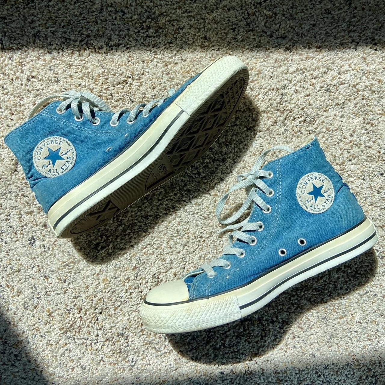 Blue on sale velvet converse