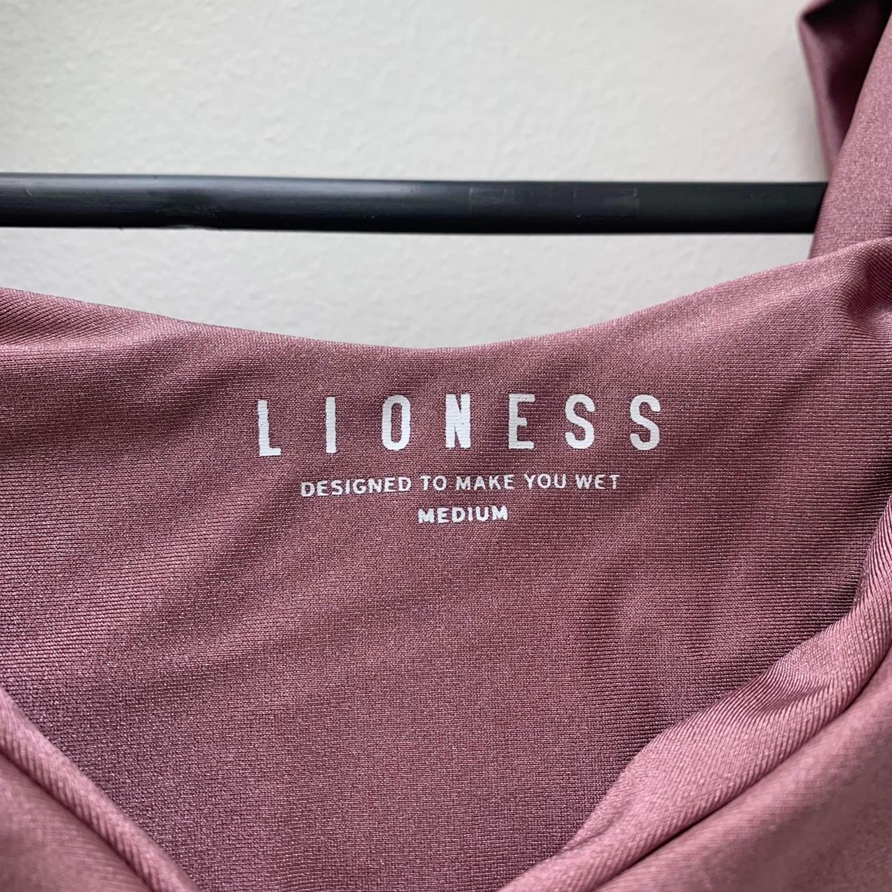 Lioness Women's Pink Bikinis-and-tankini-sets | Depop