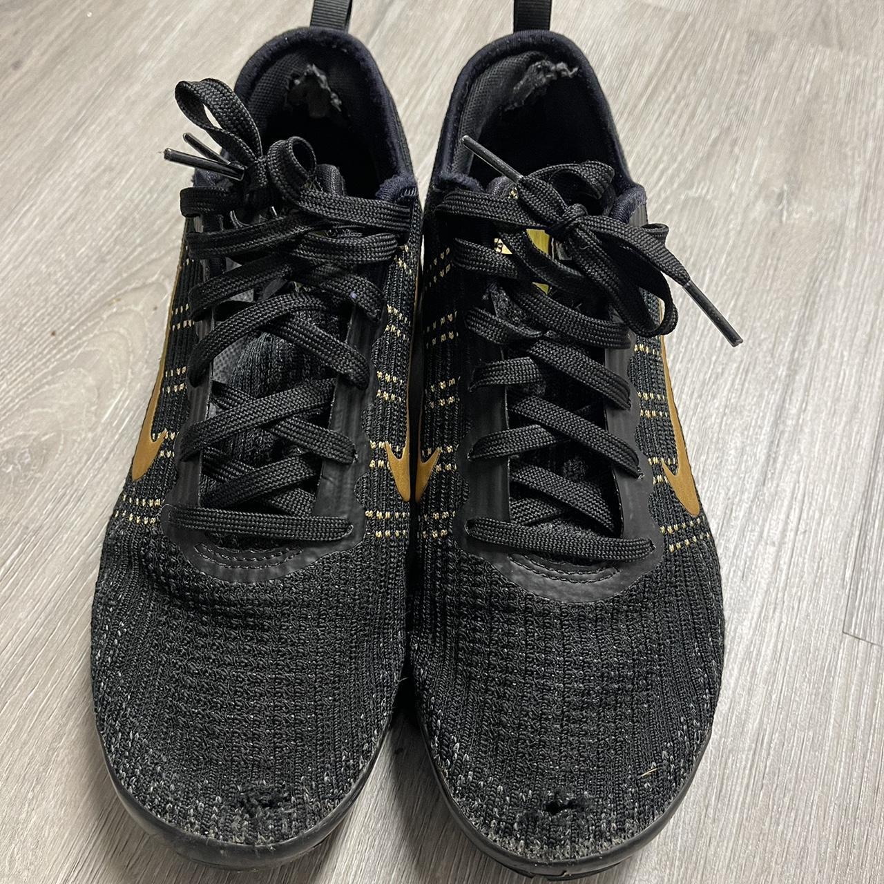 Gold hotsell vapormax kids