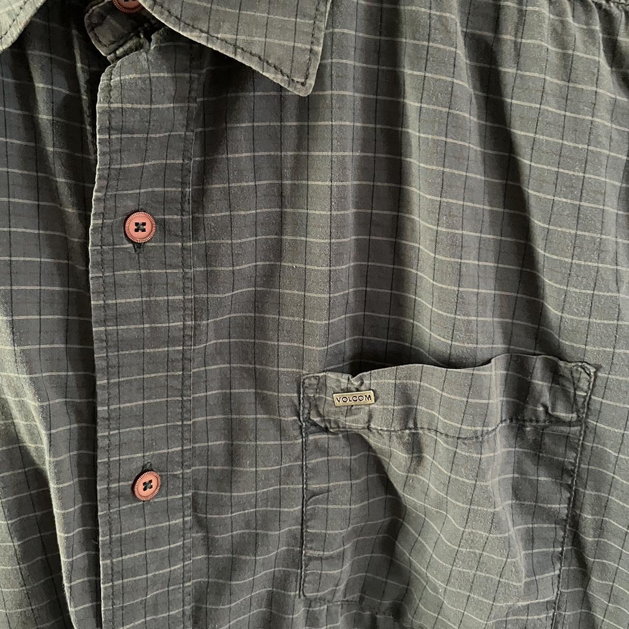 y2k volcom button up tagged size large fits true to... - Depop