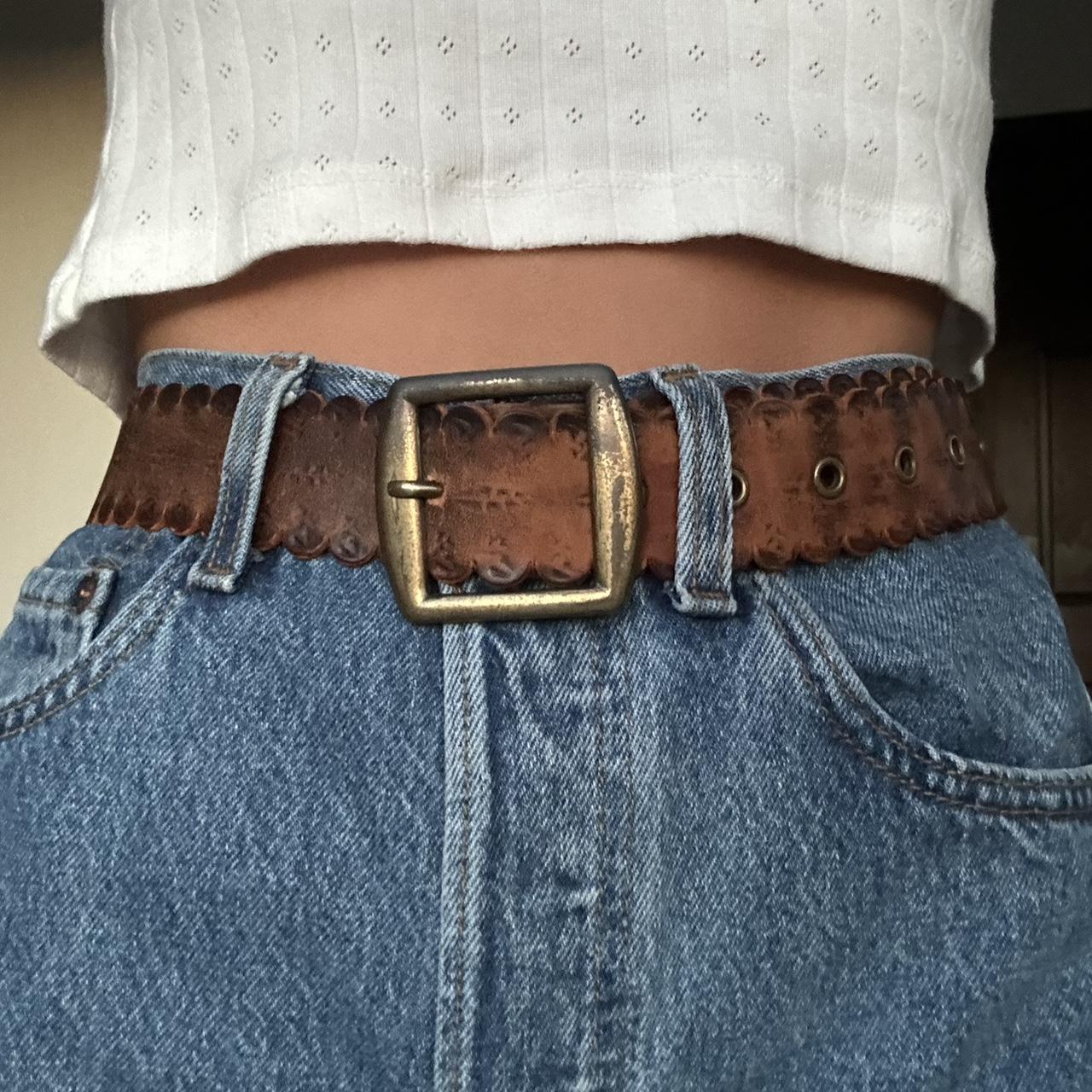 Vintage leather scalloped belt 40” long - Depop