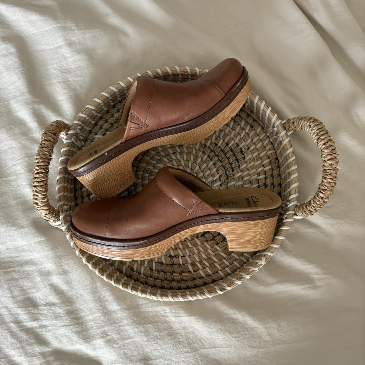 clarks leather clogs