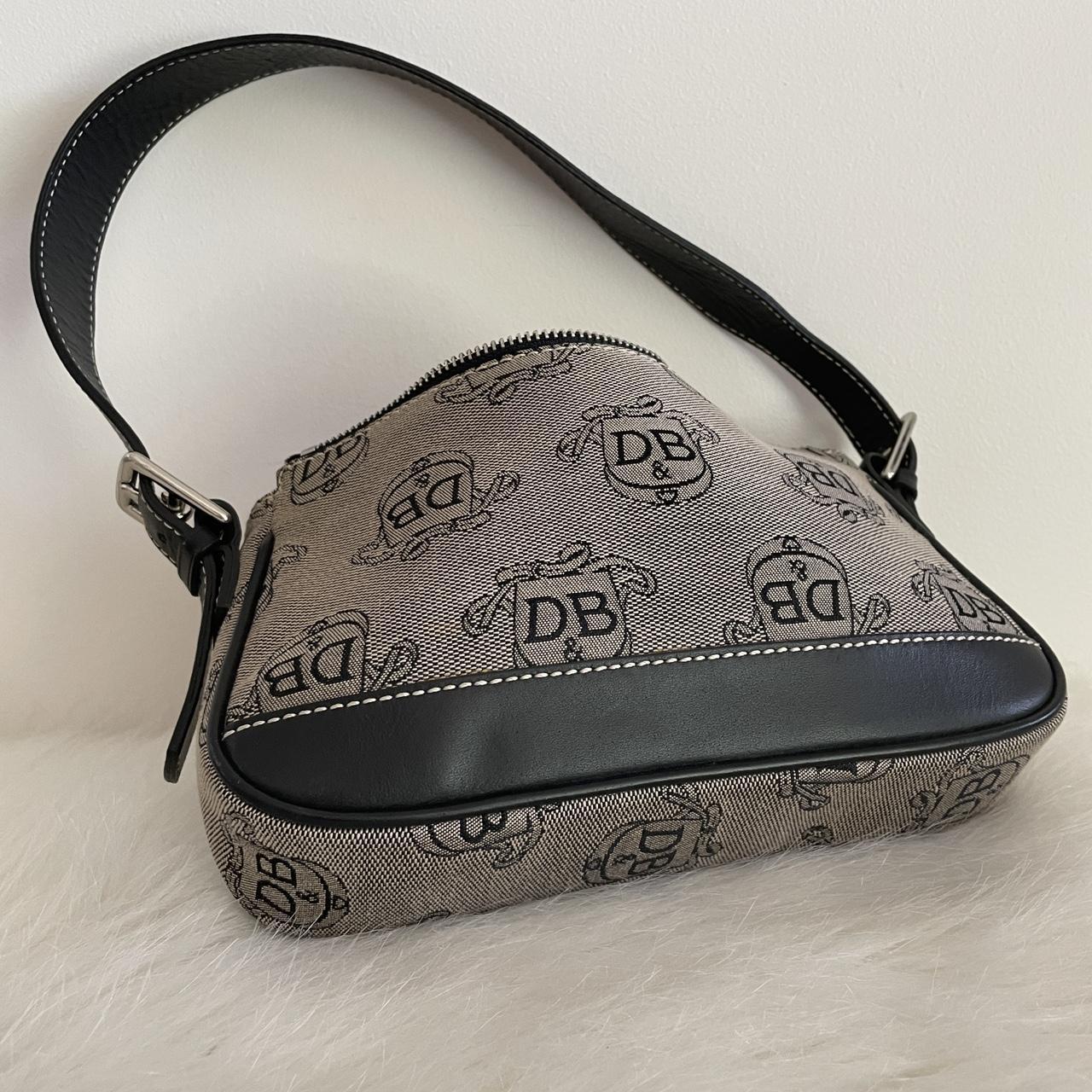New York & Company Y2K shoulder bag!!!! In amazing - Depop