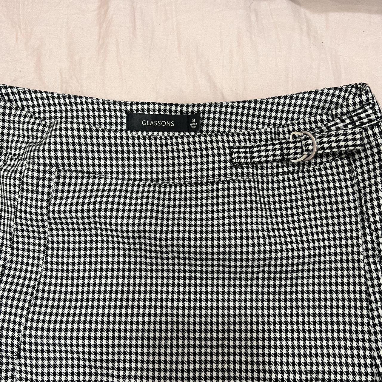 Glassons pleated skirt Size 8 Plaid black and... Depop