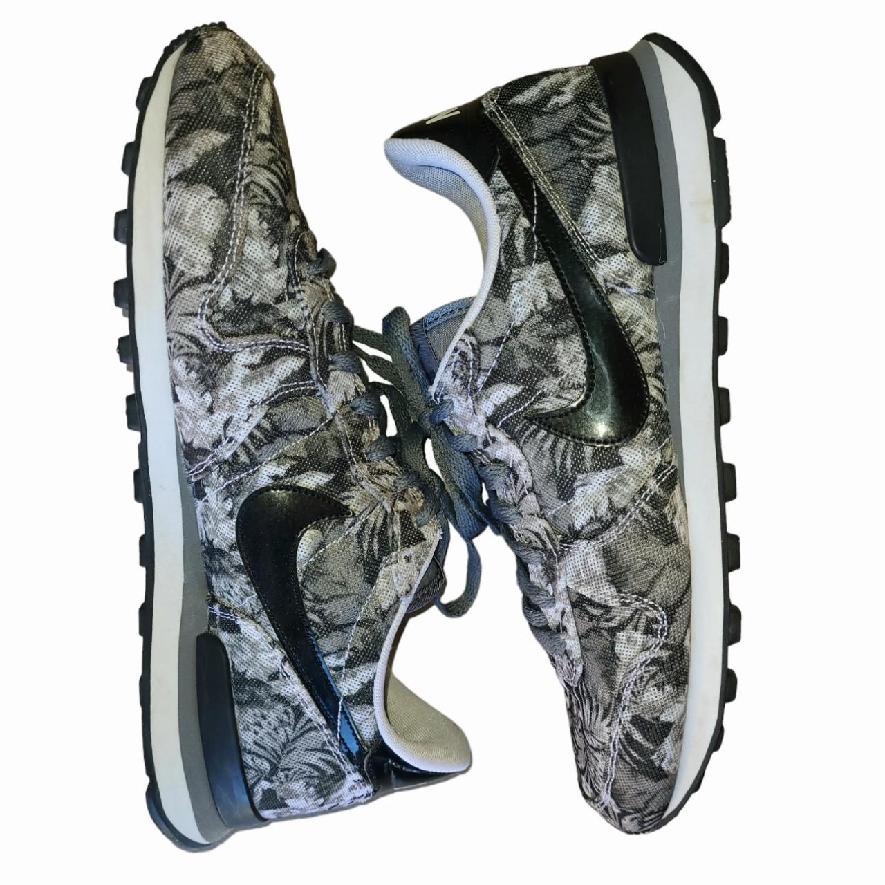 Nike internationalist floral store trainers