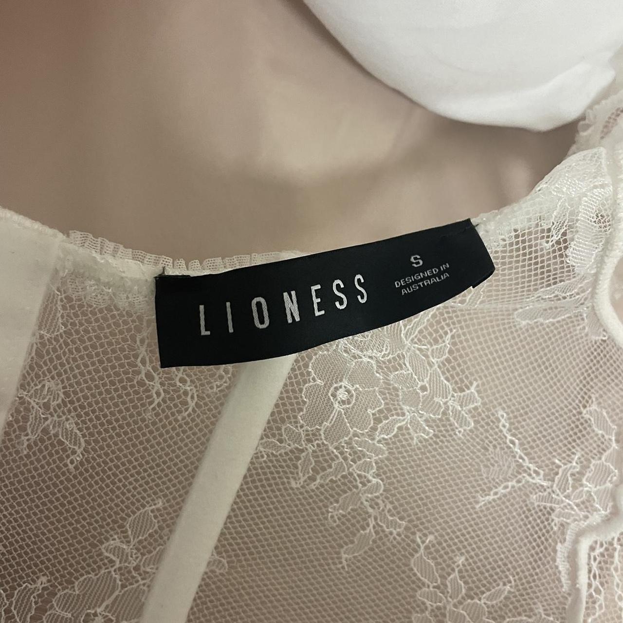 Lioness Women's White Corset (2)
