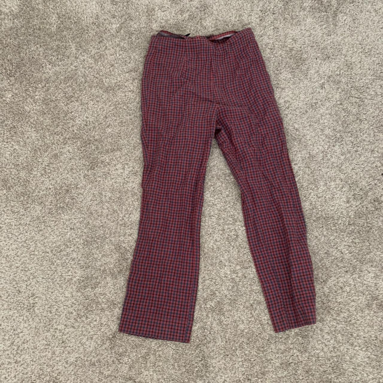 Agenda pants needs som repair by zipper(see photo) - Depop