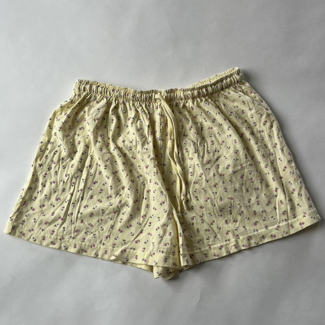 VINTAGE DAINTY FLORAL PAJAMA SHORTS dm before... - Depop