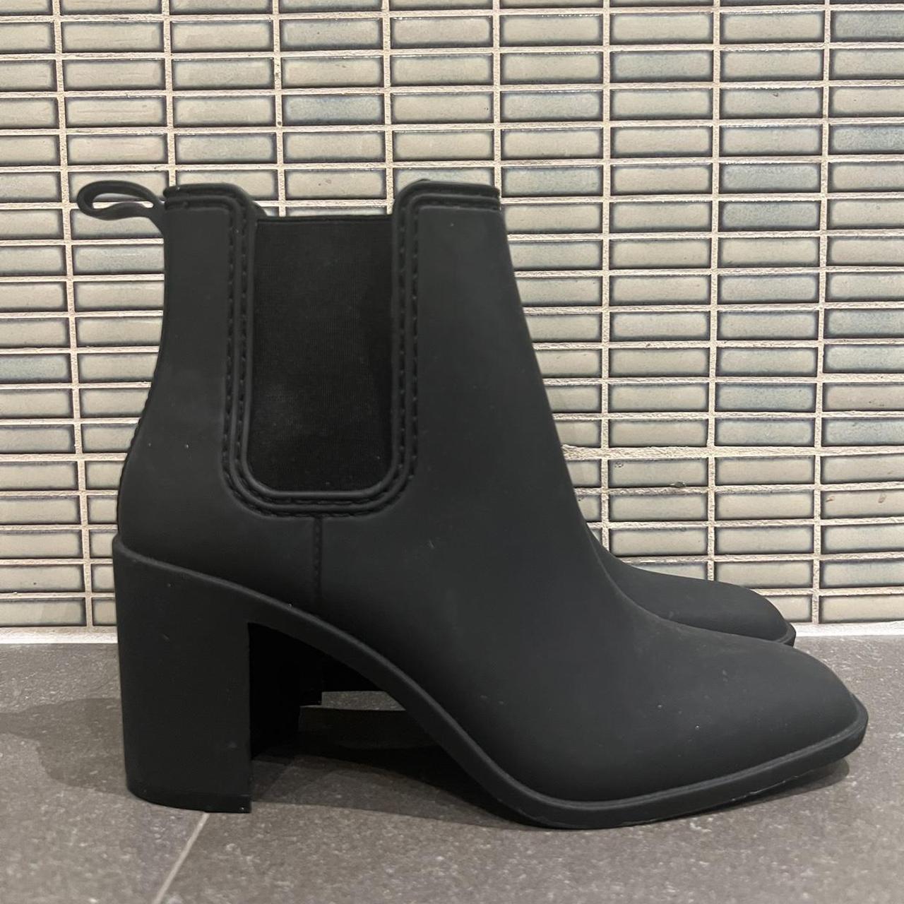 item listed by malia_psd