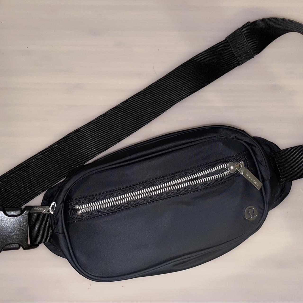 LULULEMON belt bag. BARELY WORN/ PRICE - Depop