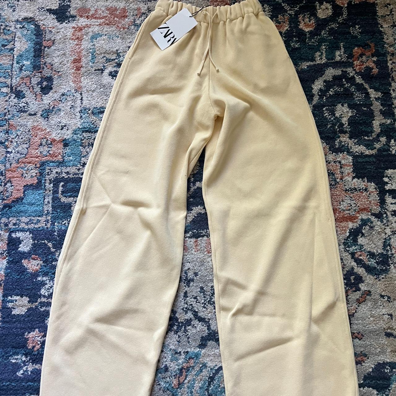 Zara Women's Cream and Yellow Joggerstracksuits Depop