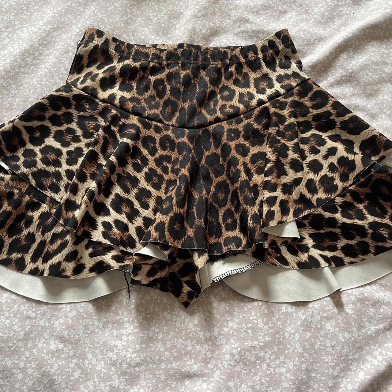 Women’s leopard print layered skort | Worn a few... - Depop