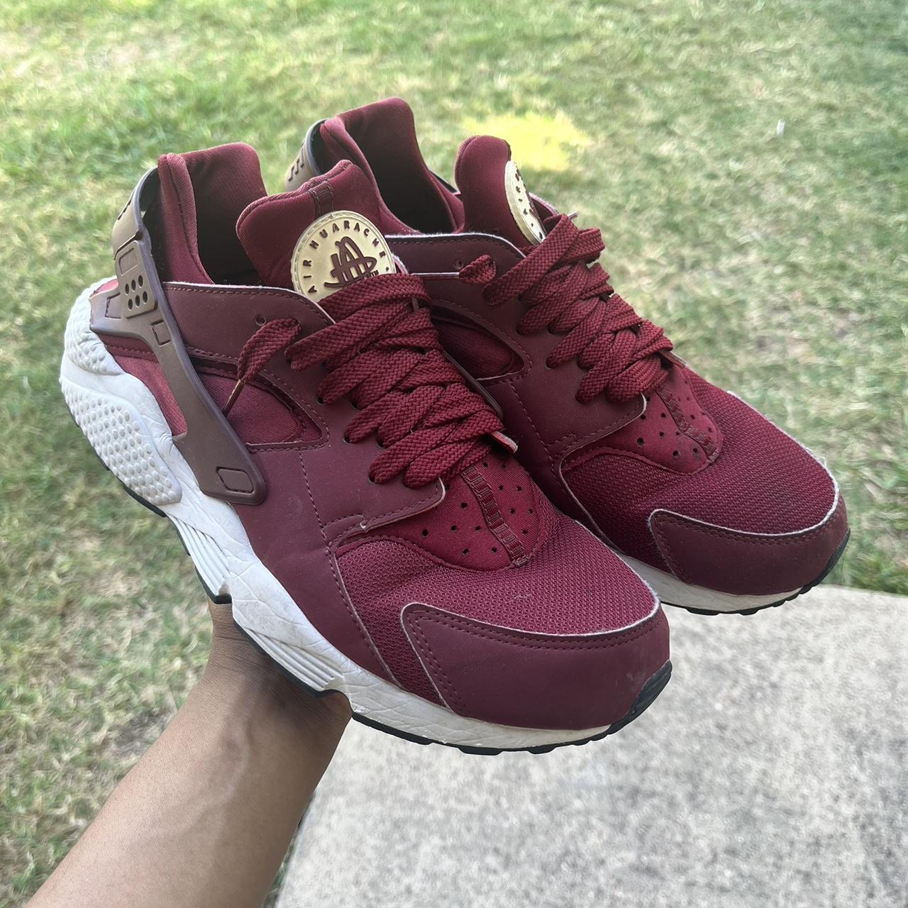 Burgundy nike huaraches womens online