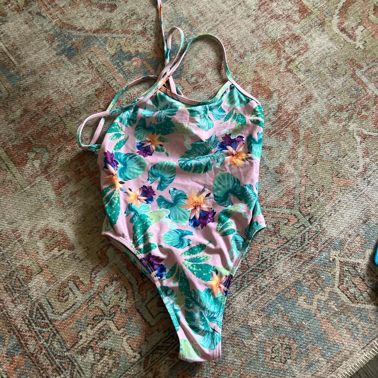 Jolyn tie-back, size 30 - Depop