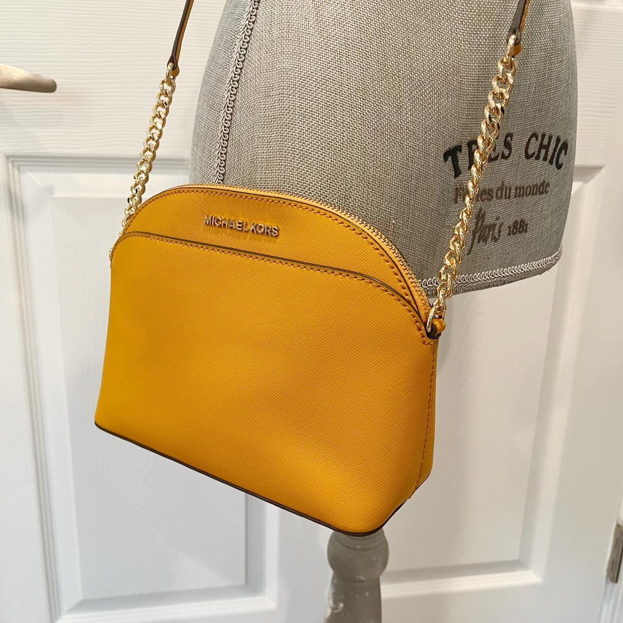 NWT shops Michael Kors crossbody