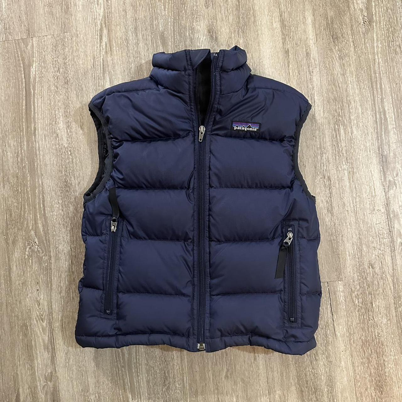 Kids Patagonia Puffer Vest Size Small Measurements... - Depop