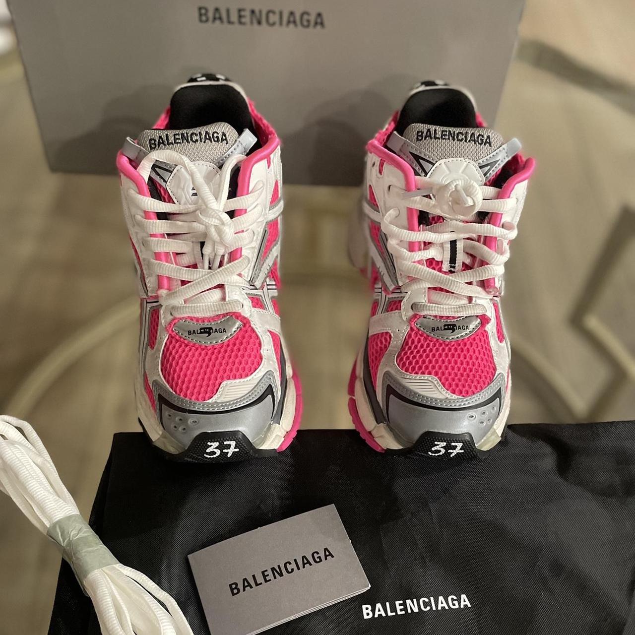 Black and outlet pink balenciaga runners