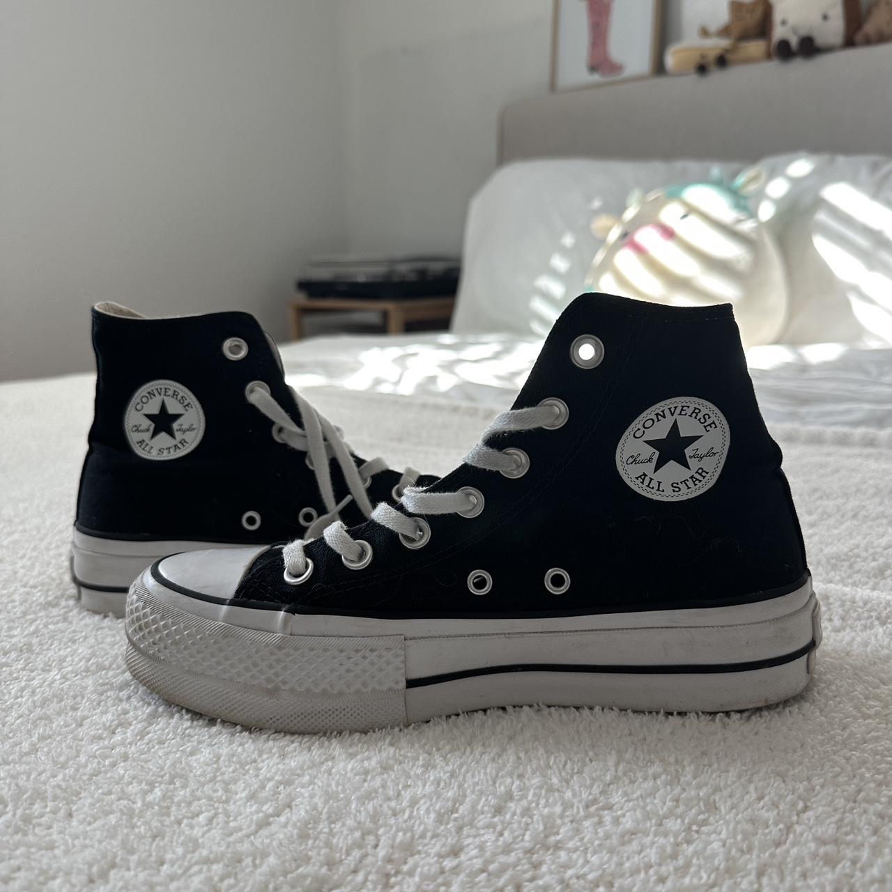 Converse Women's Black and White Trainers | Depop