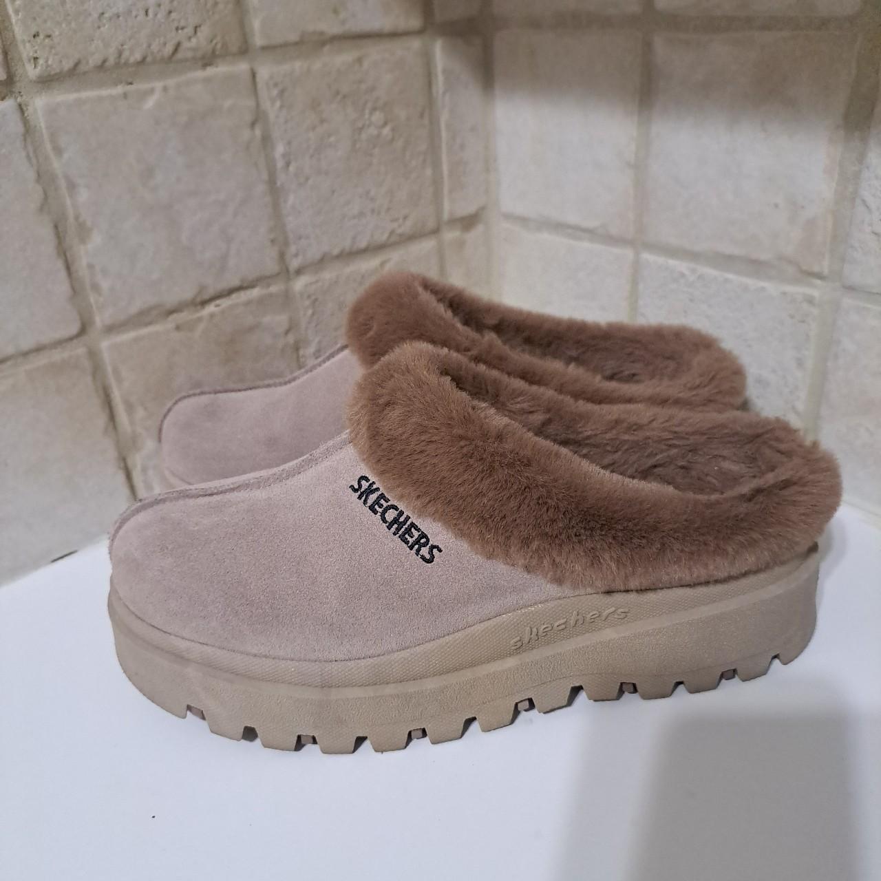 Skechers store clog slippers