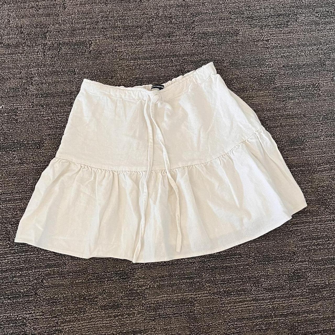 brandy melville white skirt only worn a couple - Depop