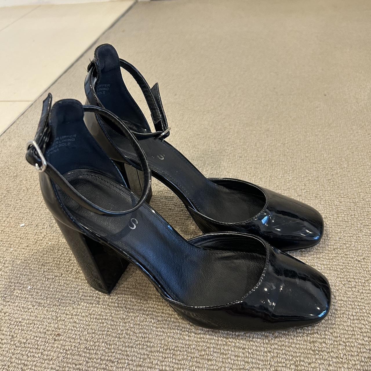 Black Mary Jane heels - Depop