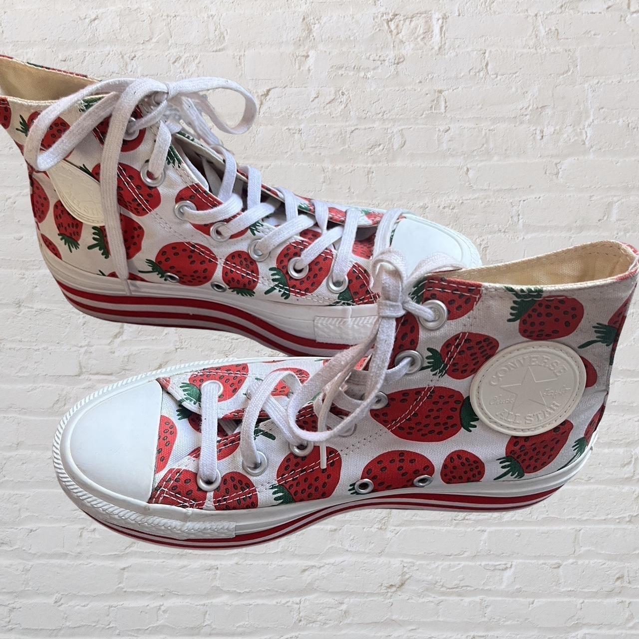 Converse on sale strawberry platform