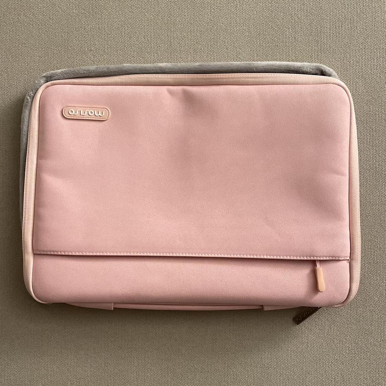 Pink laptop case Never used - Depop