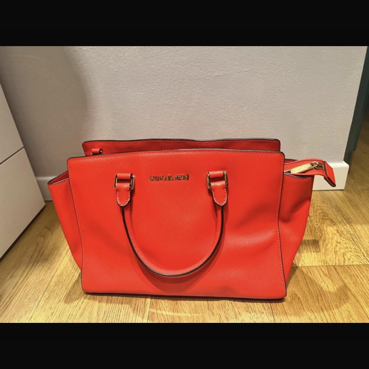 Borsa Michael kors SELMA ROSSO CORALLO CON DETTAGLJ. Depop