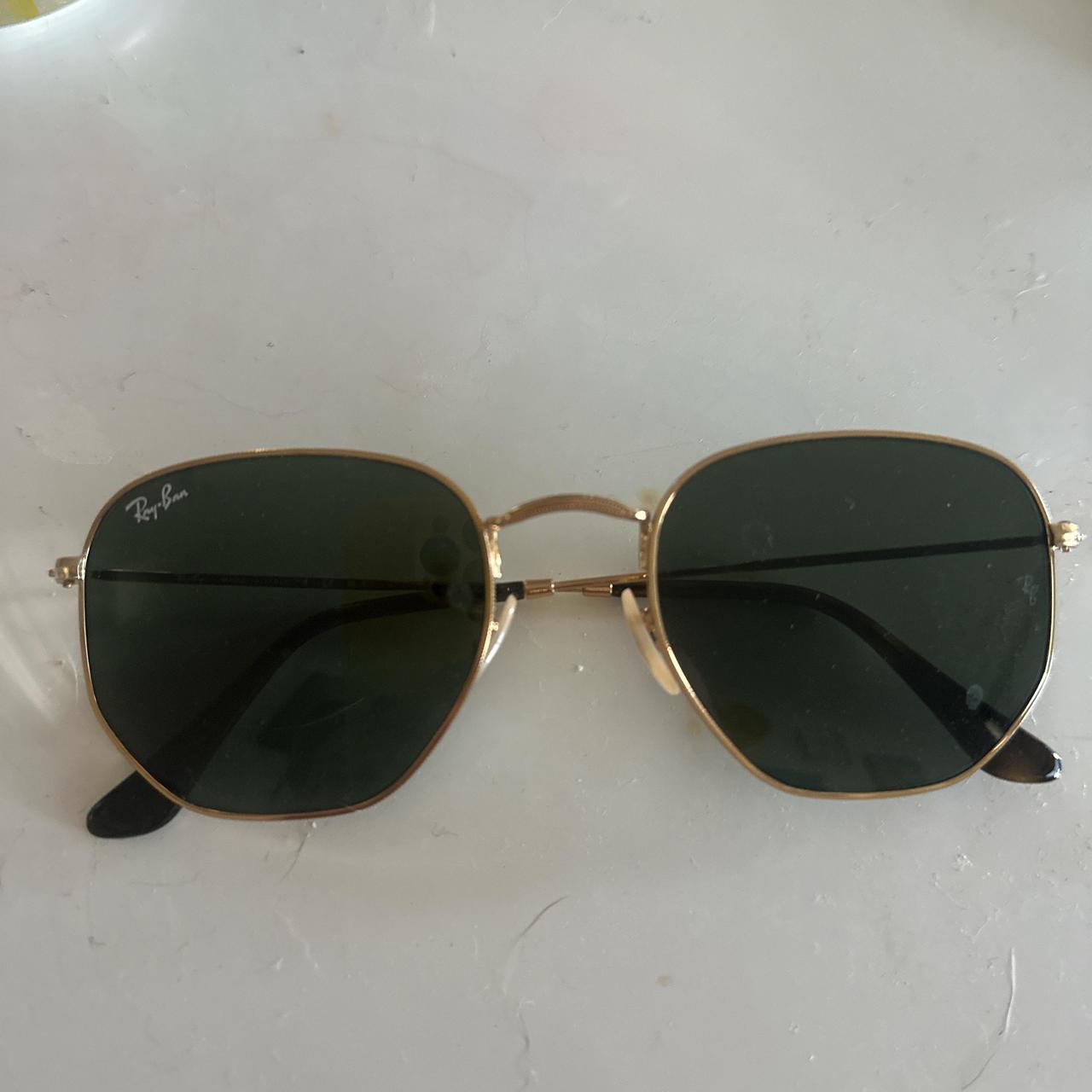item listed by circularfaashion
