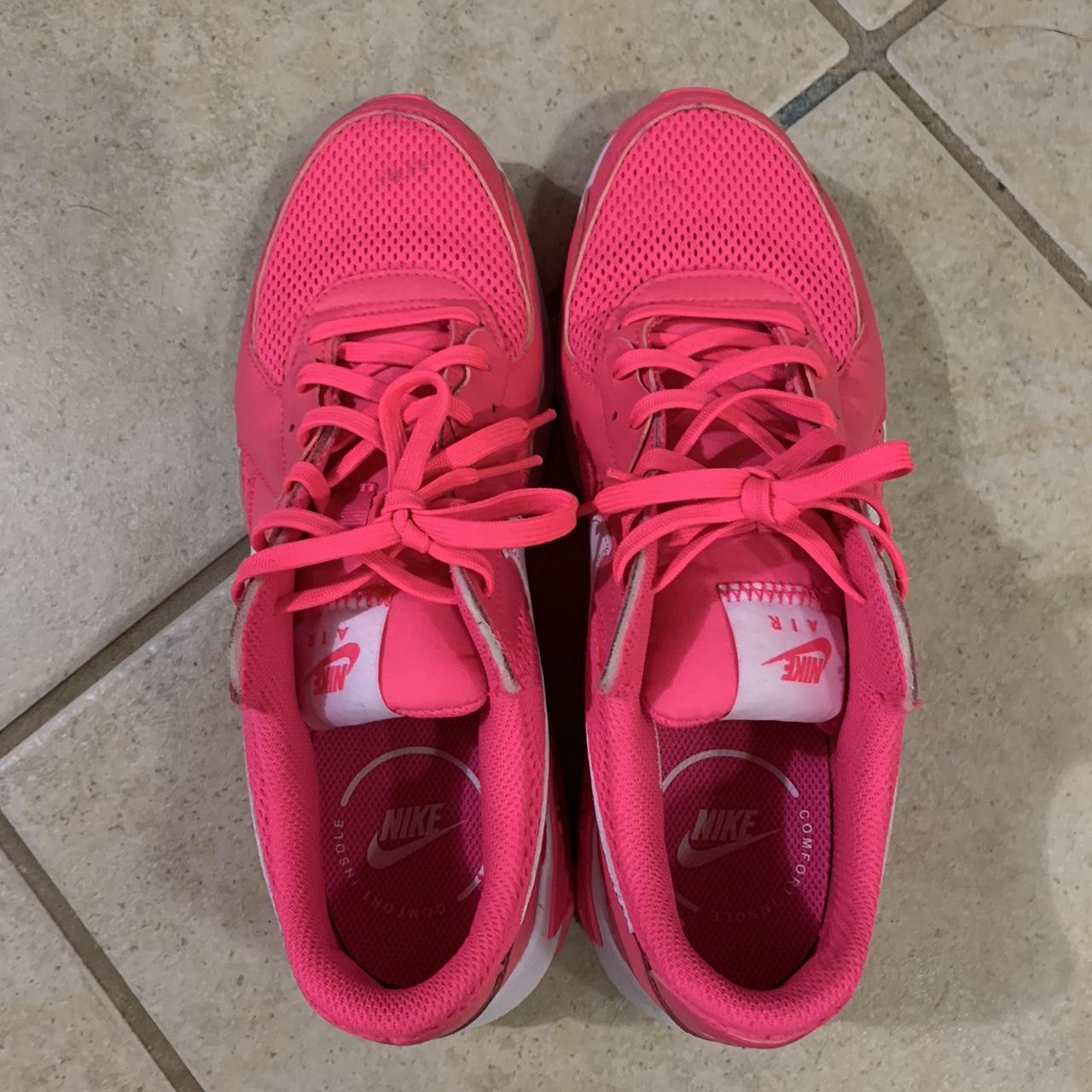 Hot pink tennis shoes online