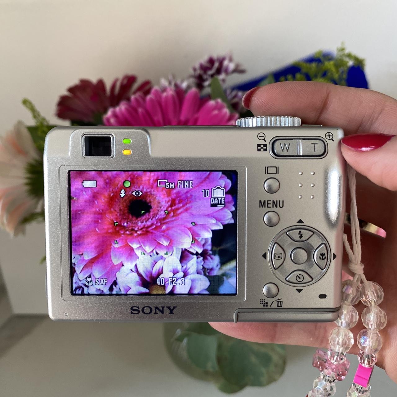 Super cute silver chunky Sony Cybershot DSCW7... Depop