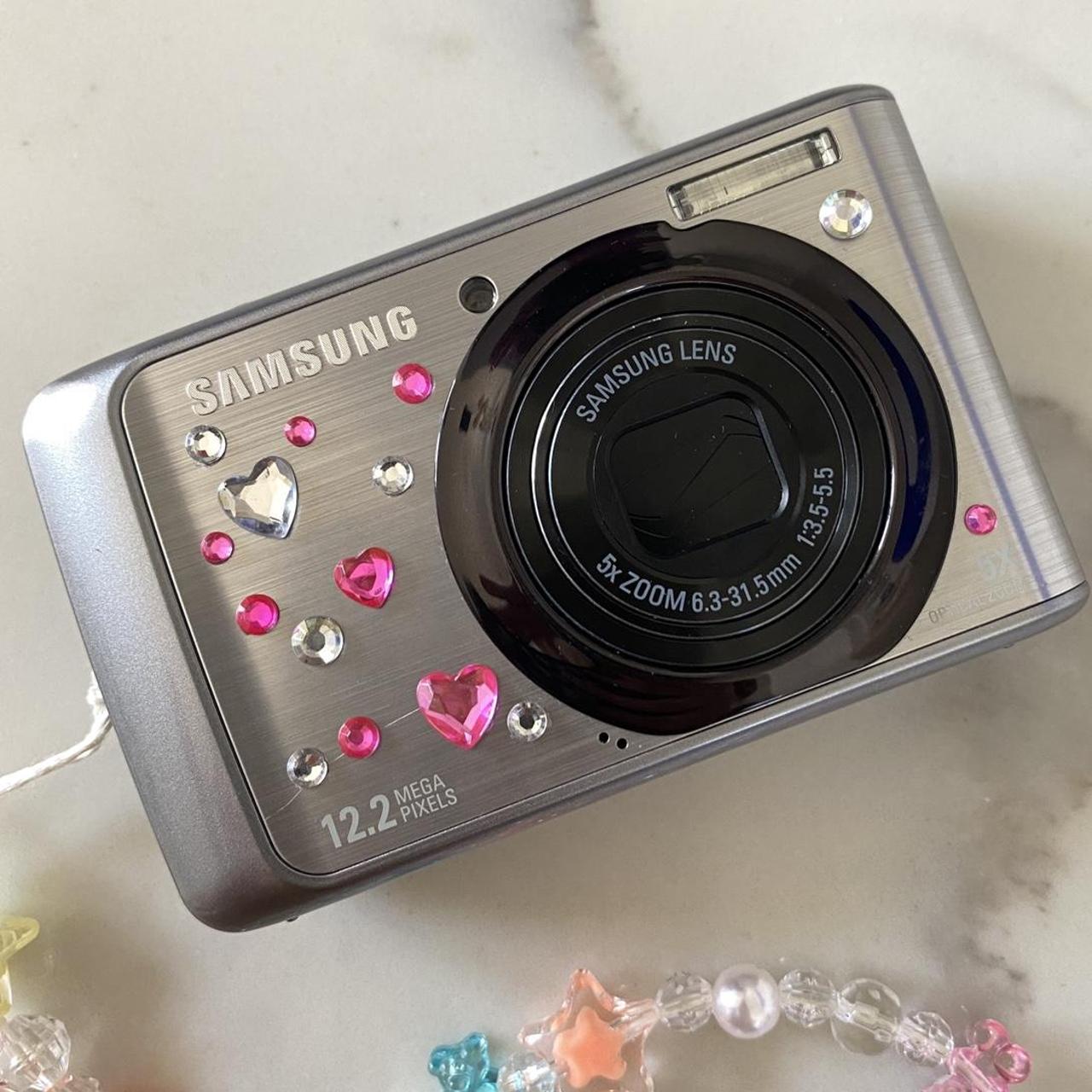 super cute little silver Samsung SL502 compact... Depop