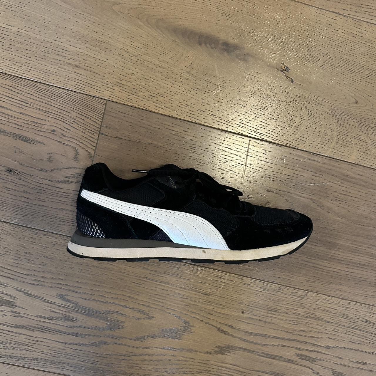 puma full black shoes