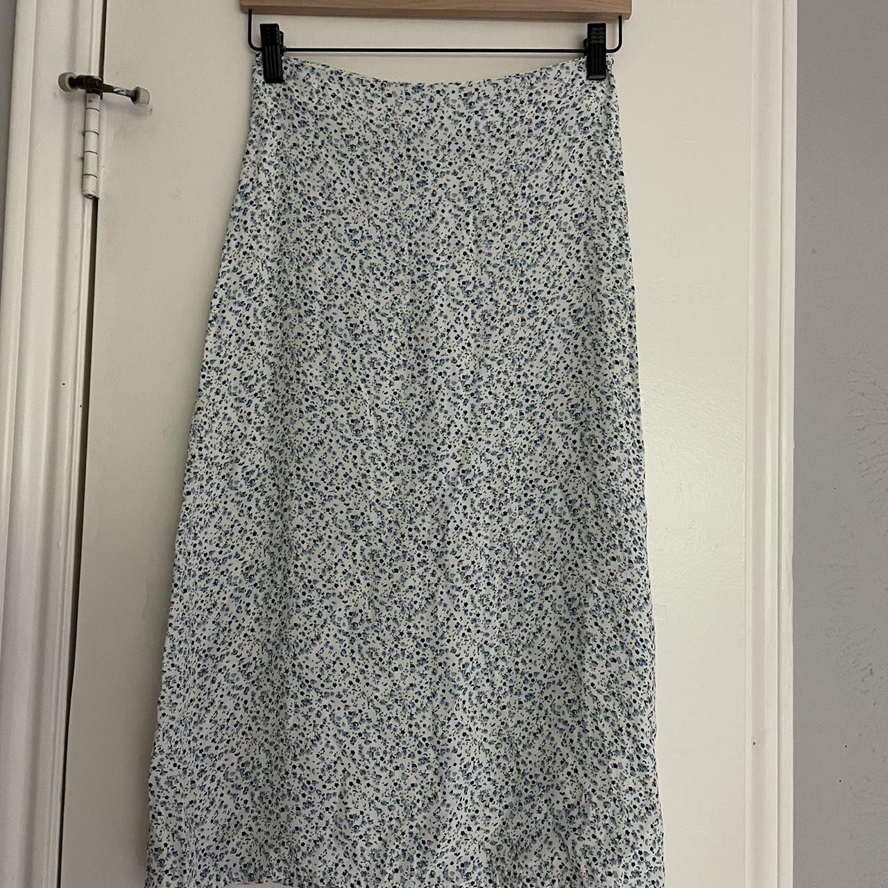 Brandy Melville Women's Blue and White Skirt (2)