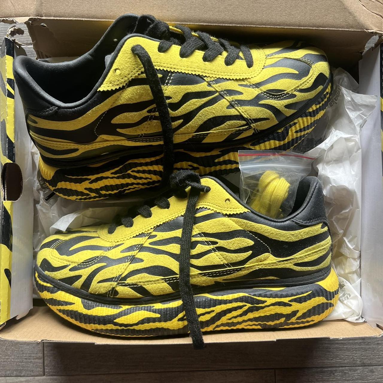 tiger shoes yellow
