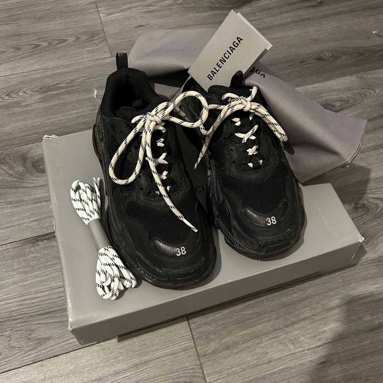 Balenciaga Women's Black and White Trainers | Depop