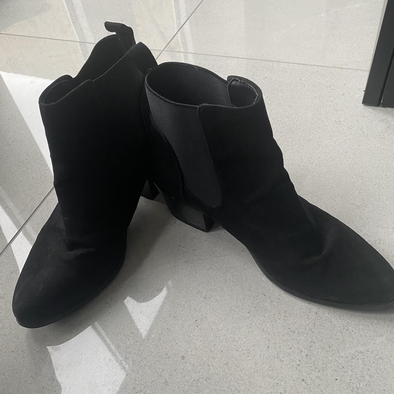 plain black chelsea boots