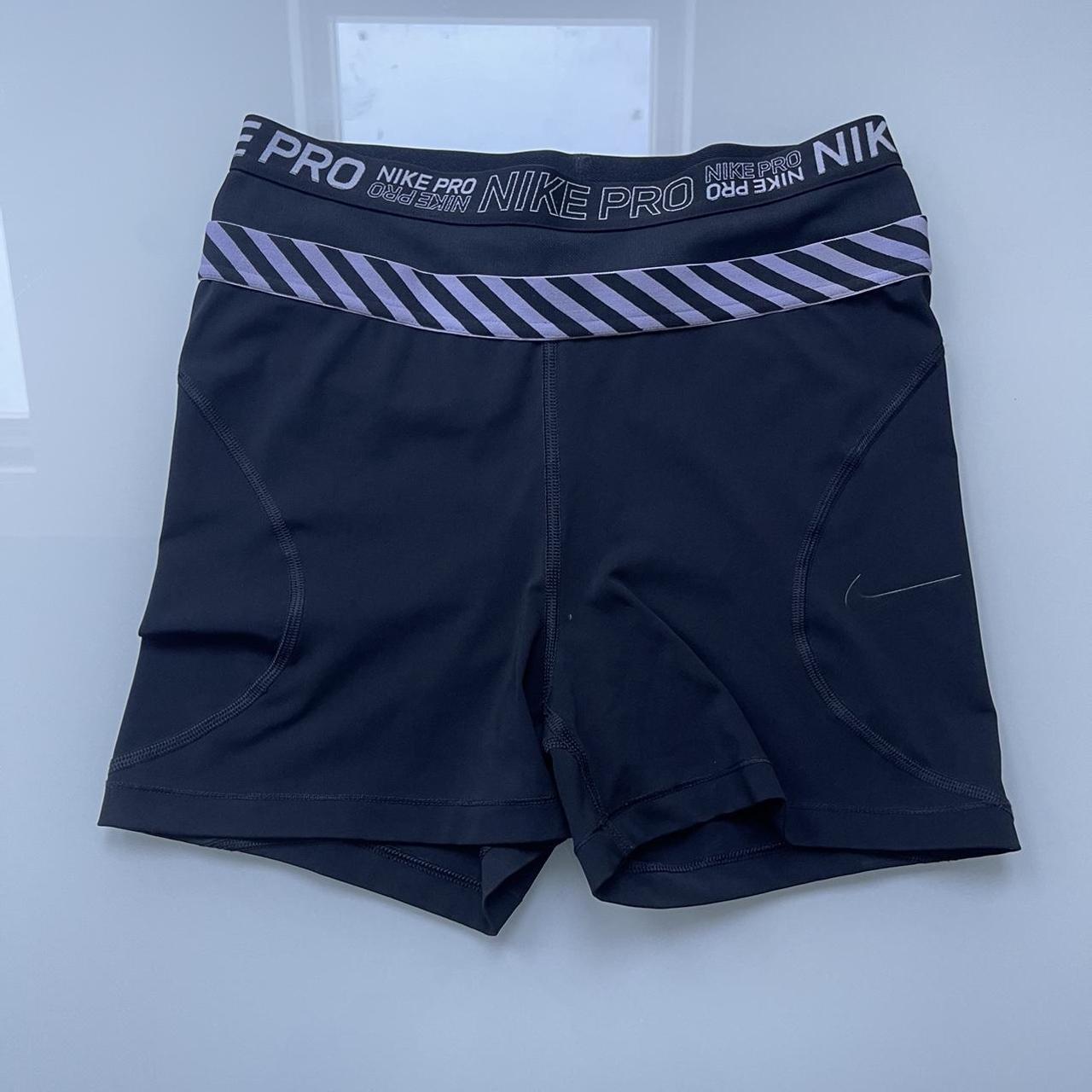 grå nike pro shorts