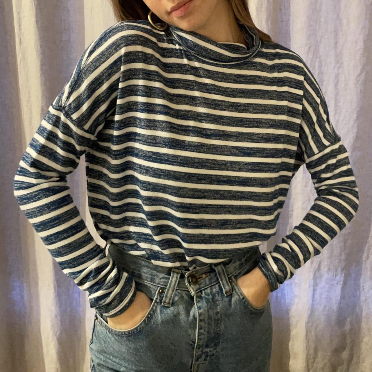 LULULEMON Striped white & navy High Waisted - Depop